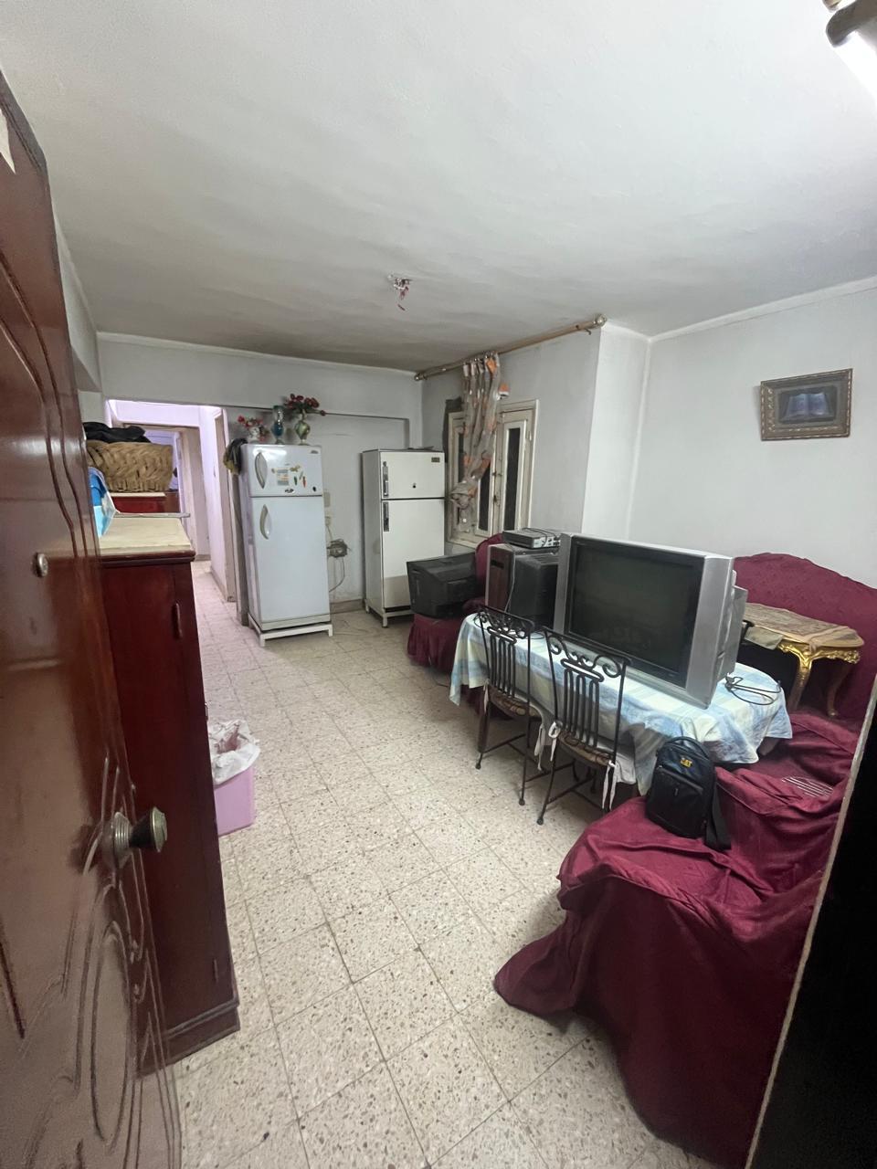 للبيع شقة مساحة 104متر بسيتى بأبراج الزراعيين تطل على الممرات
الدور الرابع اسانسير تشطيب عادى من المالك الاول 3 غرف وصالة وحمام
ومطبخ كاملة المرافق والعدادات كهرباء و مياة و غاز طبيعى